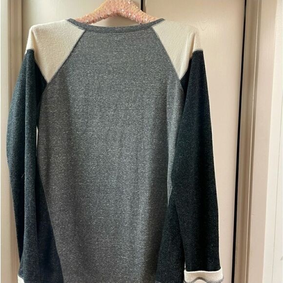 BCG Gray Cream Black Long Sleeved Scoop Neck Top Sz XL - Picture 3 of 6